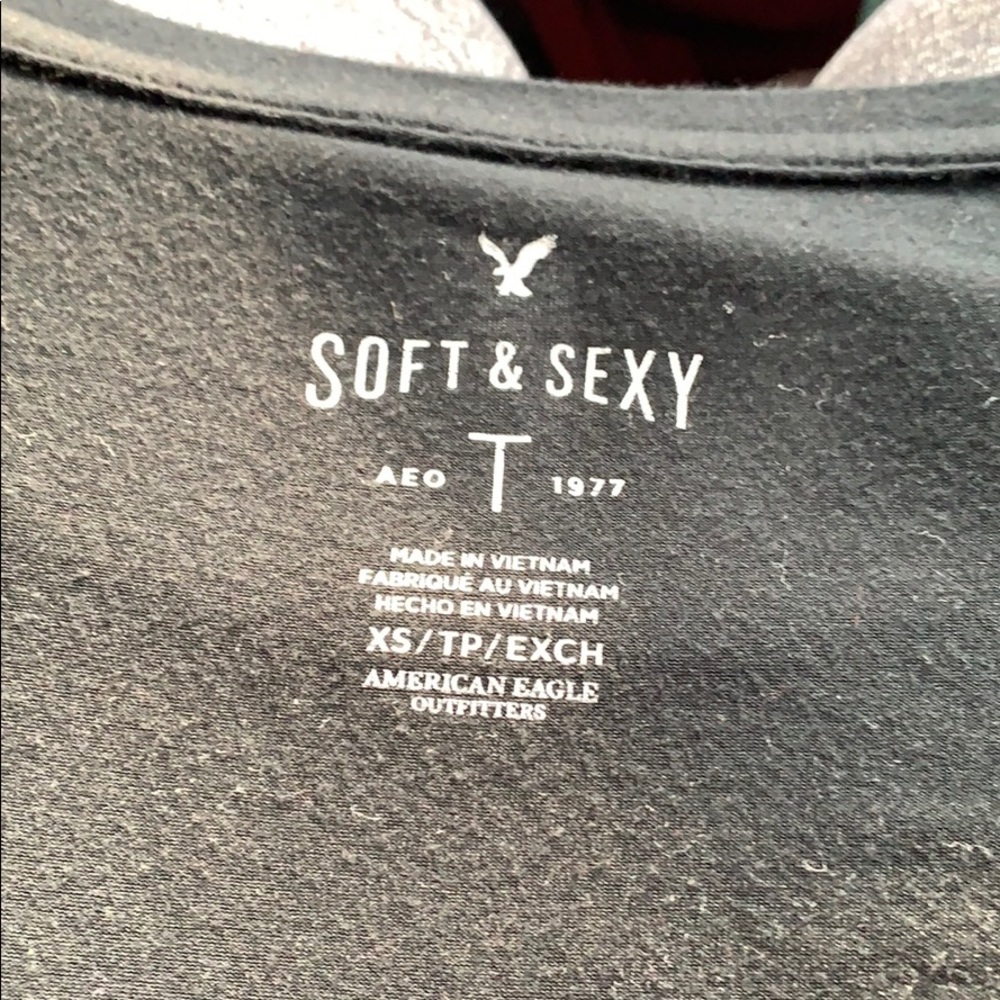 American eagle black lightweight t-shirt
